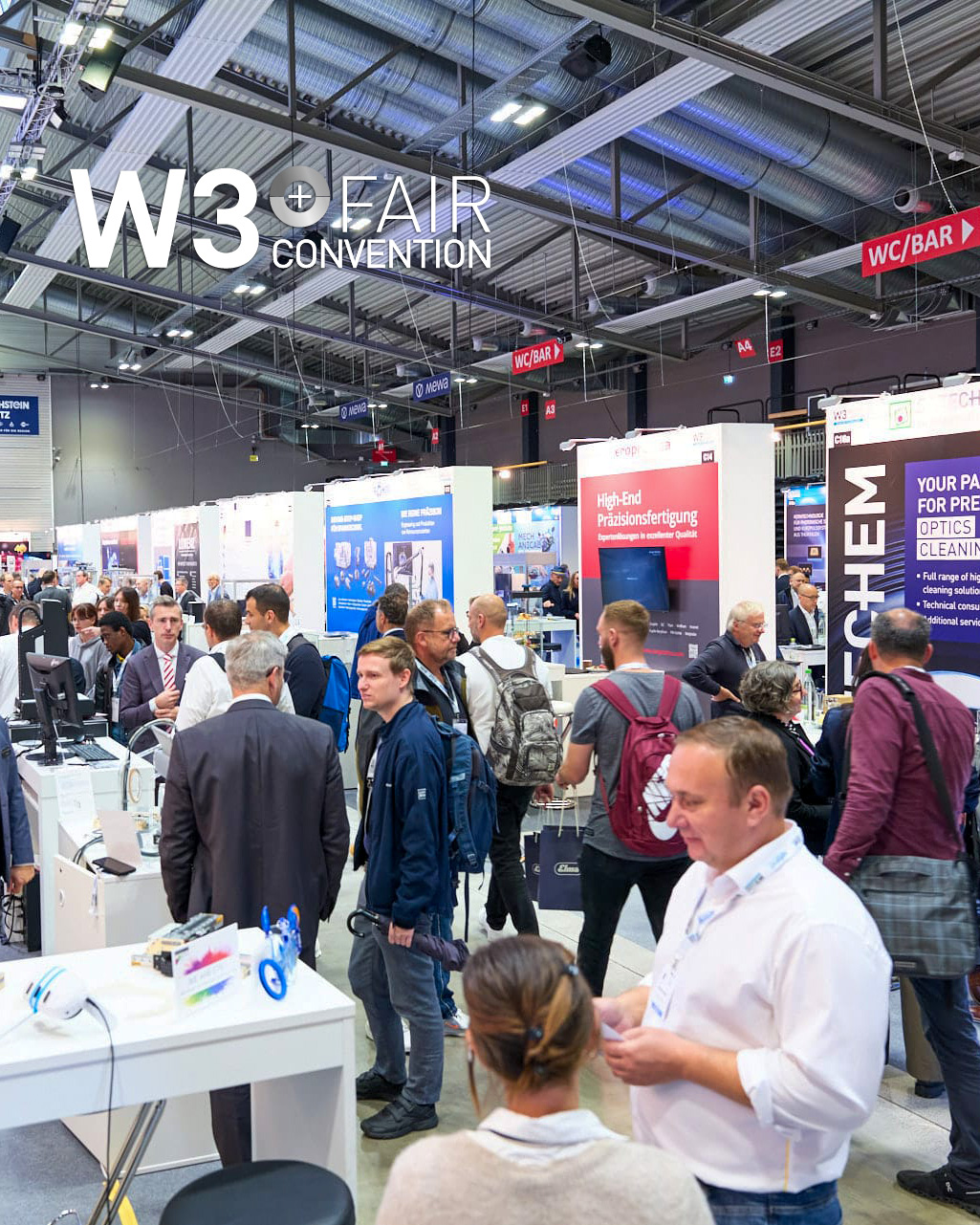 Pressefoto mit Besuchern der W3+ Fair in Jena
